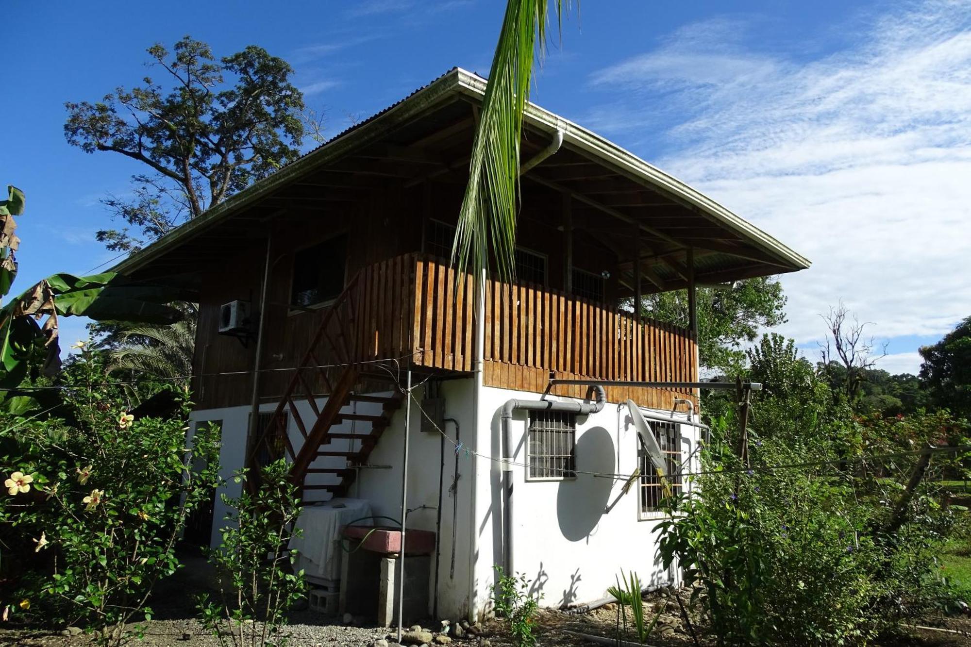 Cabinas Los Tucanes Cahuita Exterior foto